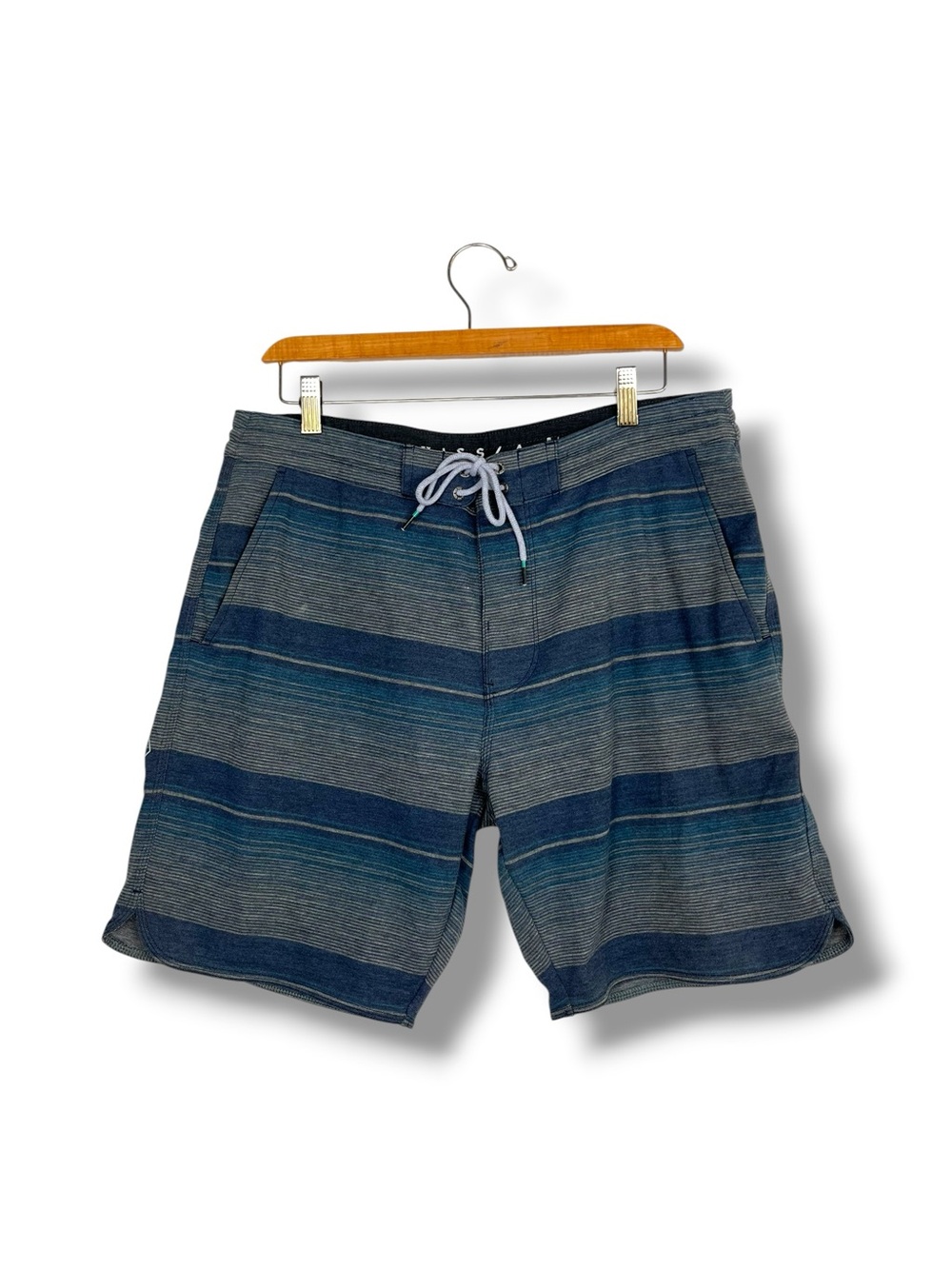 Vissla Shorts Mens Large Vintage Blue Sofa Surfer Locker Eco Shorts Casual Gym